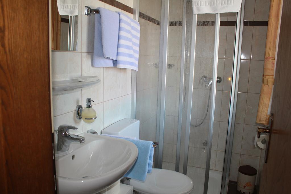 אינזל Gaestehaus Aicher מראה חיצוני תמונה